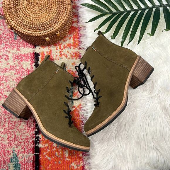 TOMS Green Leather Lace Up Heeled Moto Combat Ankle Boots Booties 10 - Picture 1 of 9